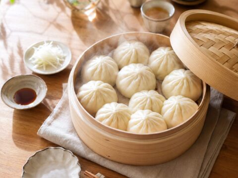 551蓬莱の豚まん10個セットはどこで買える？賞味期限・カロリー・値段を徹底解説